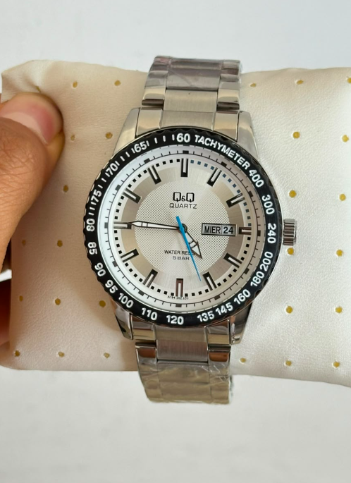 RELOJ Q&Q MODELO A194-201Y
